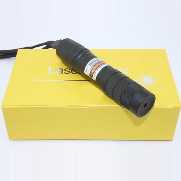 Powerful 300mW adjustable focus green laser pointer